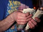 cash-money-hands.jpg
