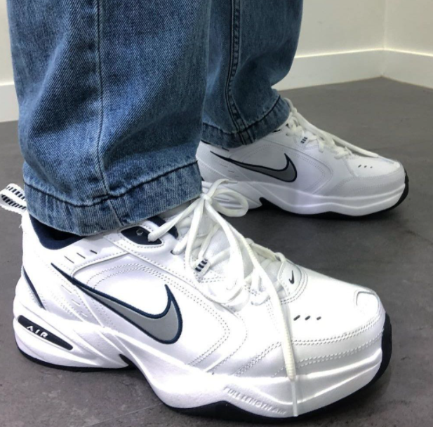 NIKE AIR MONARCHS